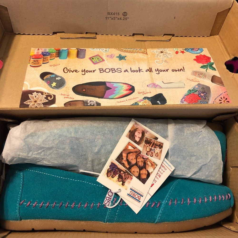 NWT Women’s moccasin Bobs size 8.5W